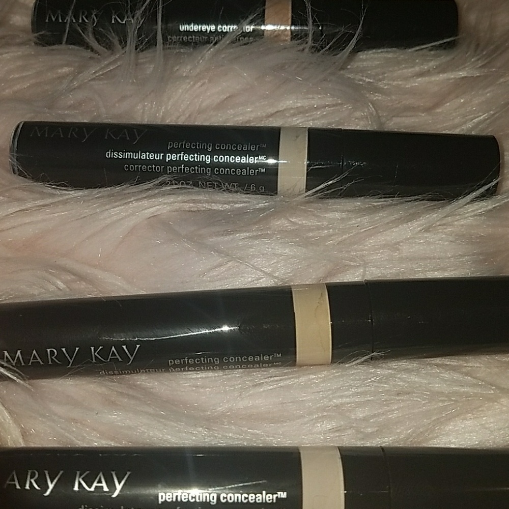 Perfecting concealer - Picture 1 of 2
